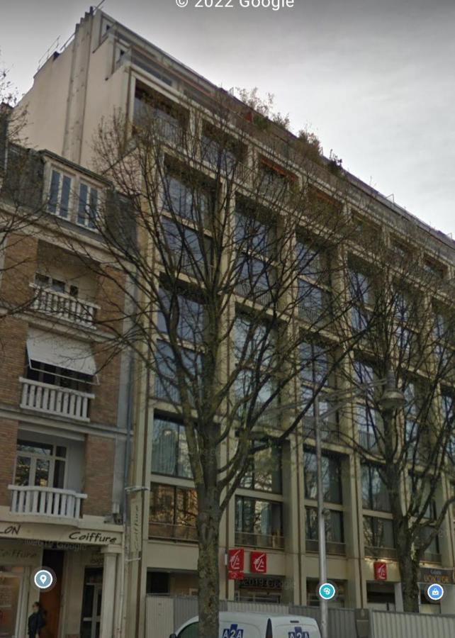 Appartement spacieux avec vue Cathédrale Reims Exterior foto