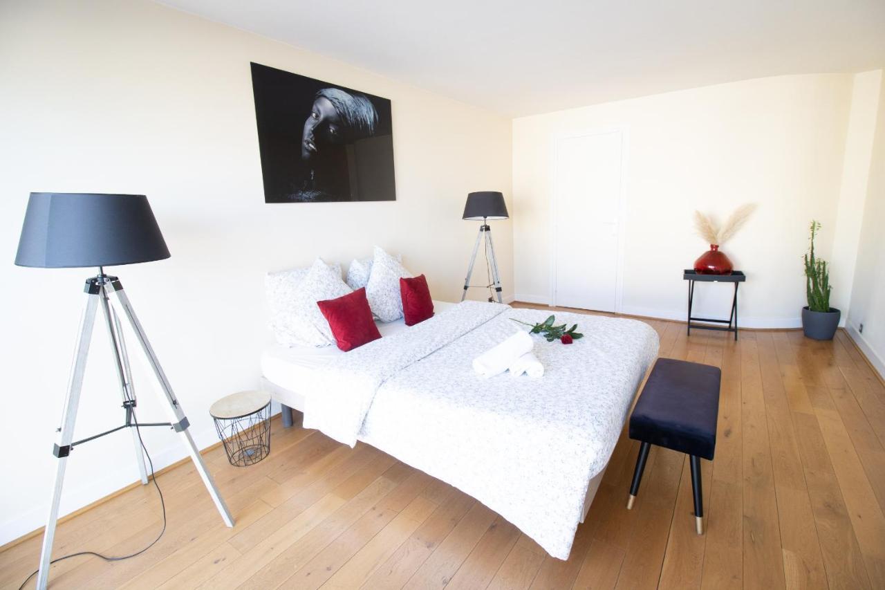 Appartement spacieux avec vue Cathédrale Reims Exterior foto